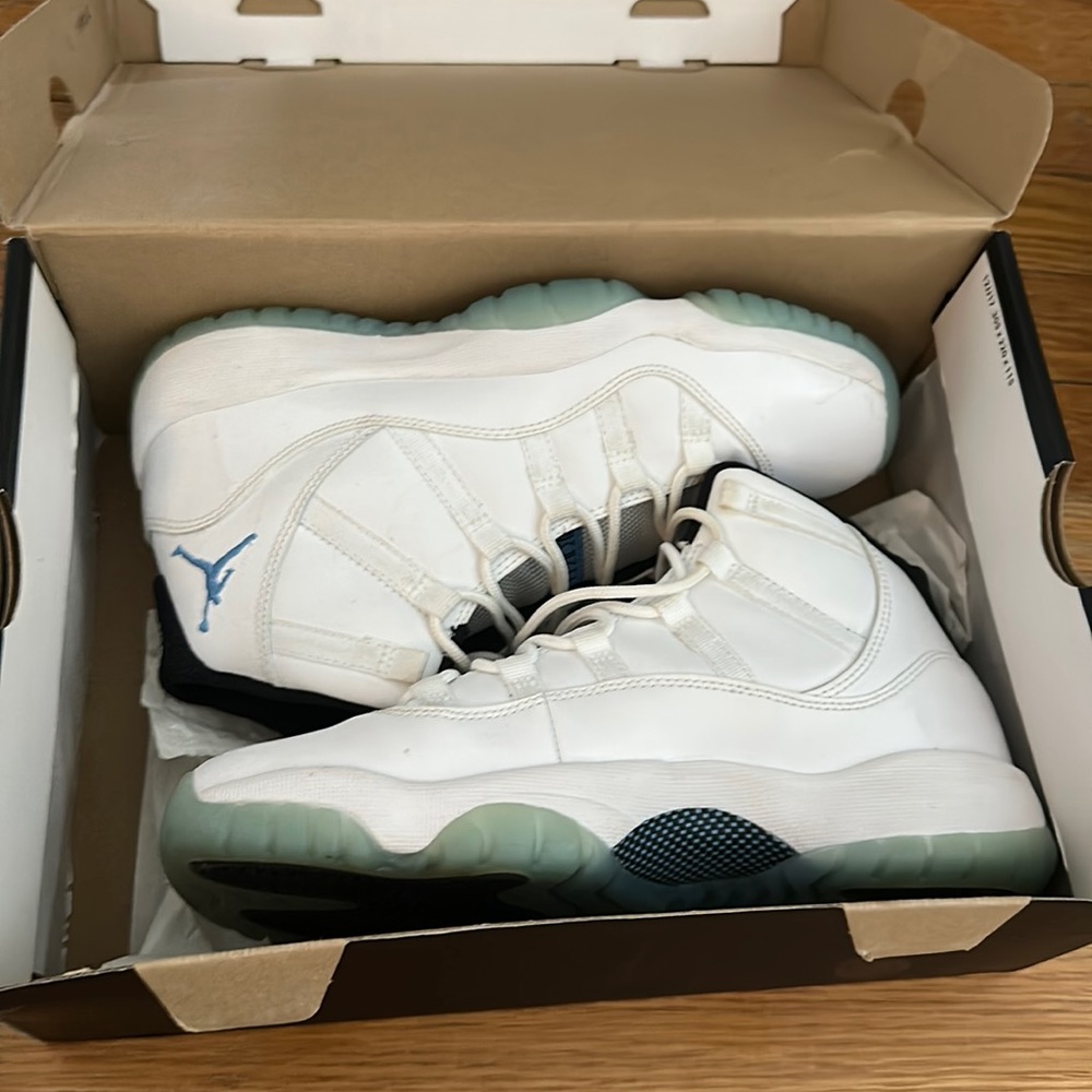 Jordan 11s